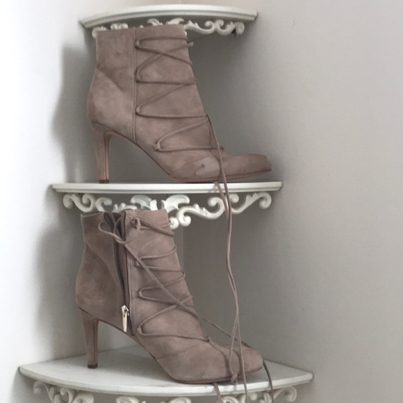 Vince Camuto Shoes - New! Vince Camuto booties